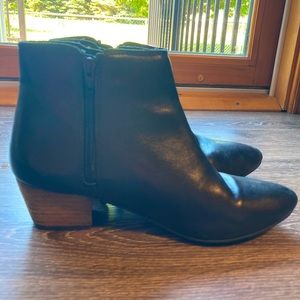 Diba black bootie size 9.5